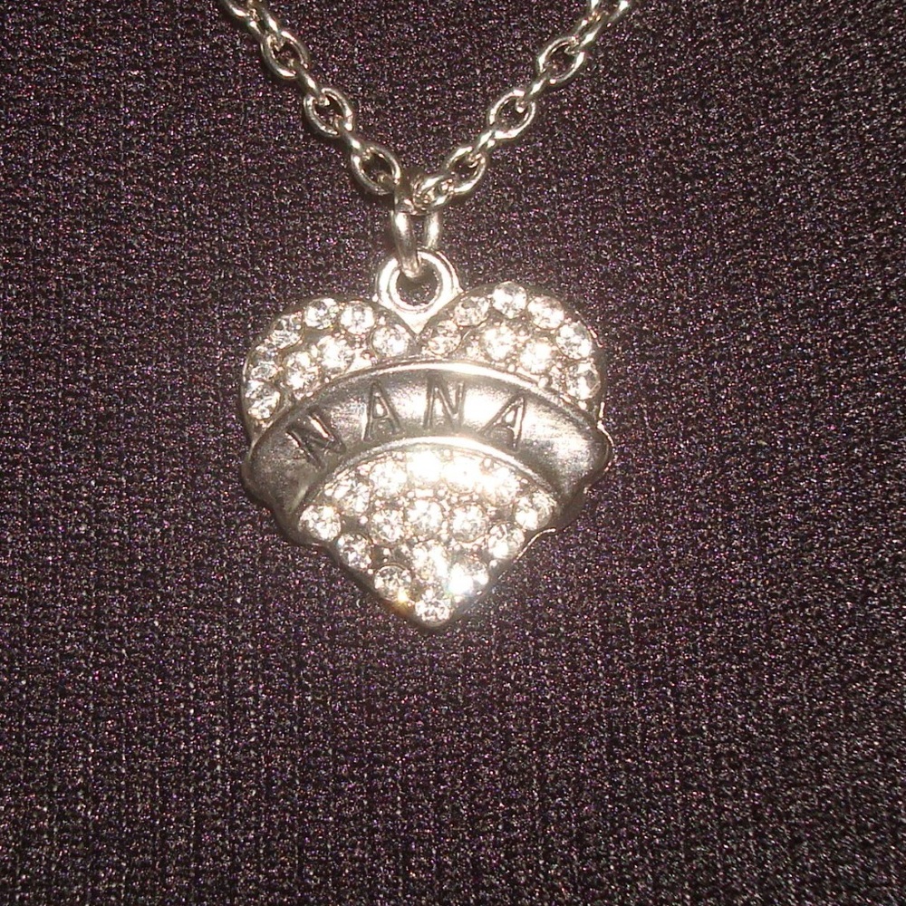 Beautiful!!  Heart Necklace NANA